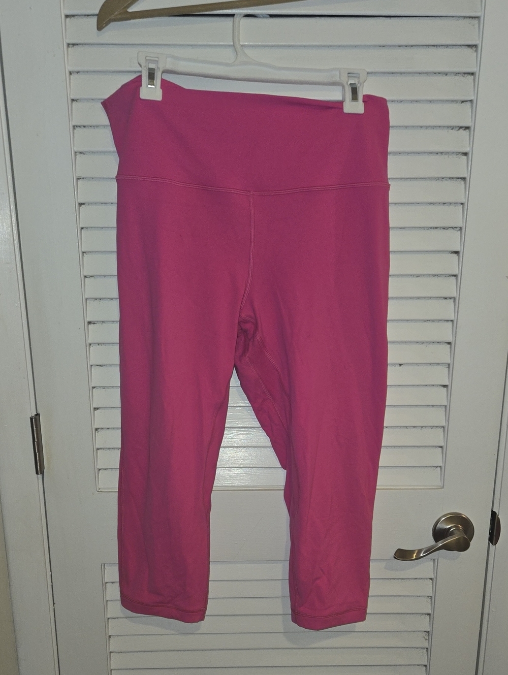 Lululemon Fuschia Cropped Leggings sz 16